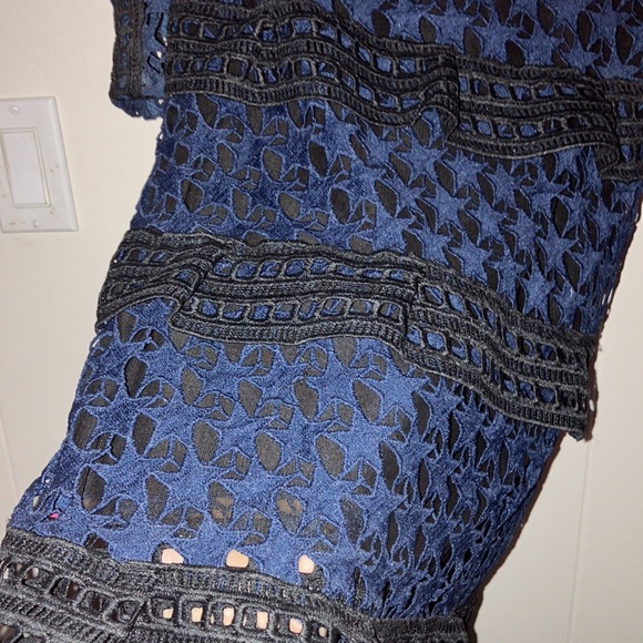 Detailed Black and cobalt blue macrame lace tiered mini dress - Picture 6 of 10